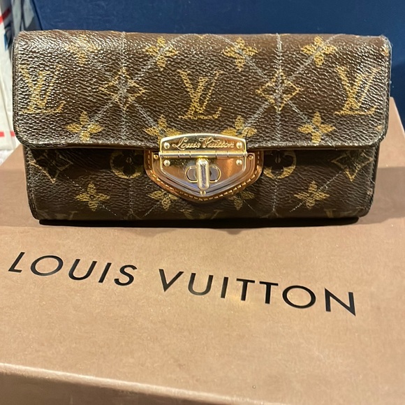 Handbags - This listing is created for the live show.